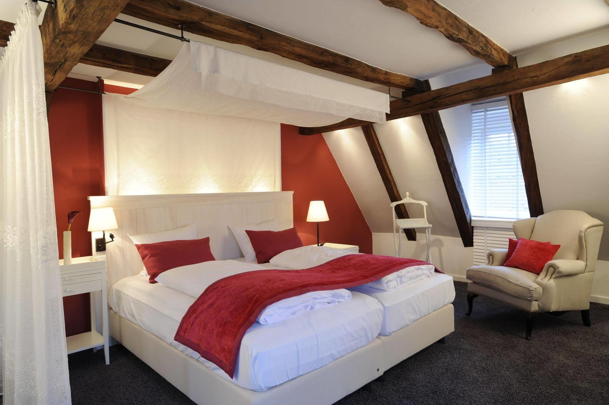 Altes Amtshaus, 3 Hotel Mulfingen Exterior photo